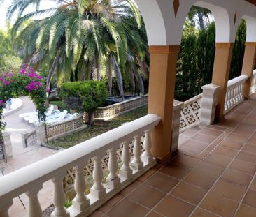 Spacious villa for sale in Santa Ponsa - Photo 1