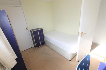 6 bedroom flat to rent - Photo 4