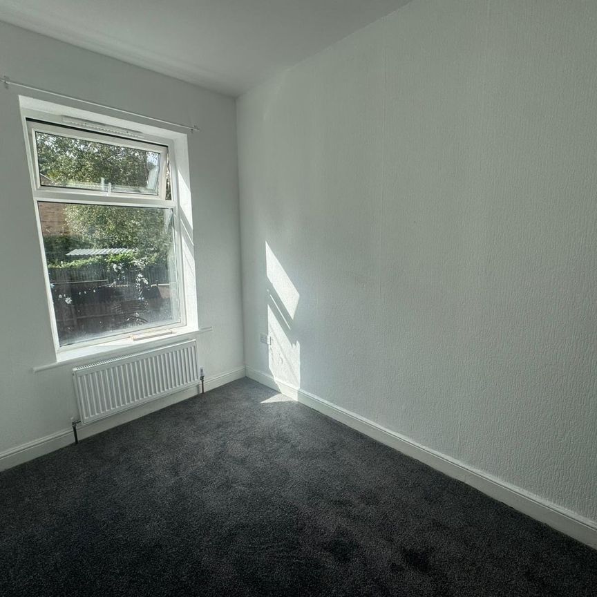 Vivian Place, Bradford - Photo 1