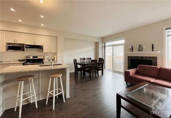 For Lease - 520 EARNSCLIFFE Grove, Blossom Park - Airport and Area, Ontario - Photo 1