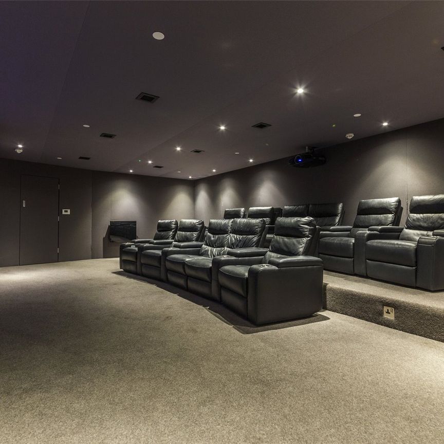 Arena Tower, 25 Crossharbour Plaza, London, E14 - Photo 1