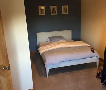 2 bedroom end of terrace house to rent - Photo 4