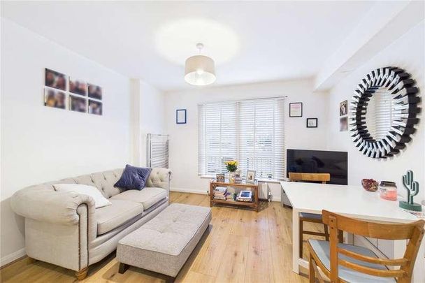 Angel Court, High Street, Theale, Reading, RG7 - Photo 1