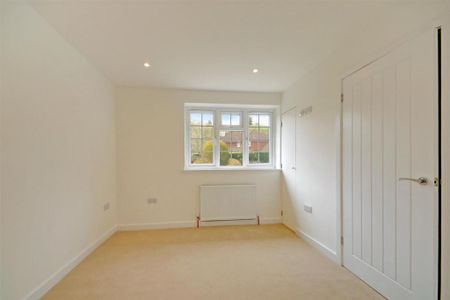 2 bedroom end of terrace house to rent - Photo 4