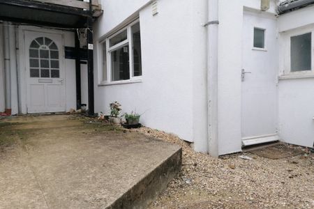 High Street - Photo 5