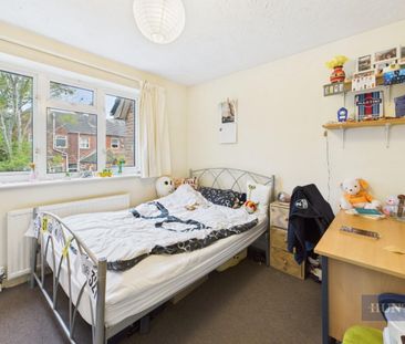 4 bedroom House To Let Total Size: 1152 SQ FT - Photo 5