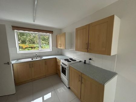 PETERBOROUGH - Photo 4