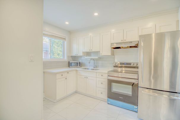 For Lease - 65 Davis Road Unit# Main, Aurora, Ontario - Photo 1