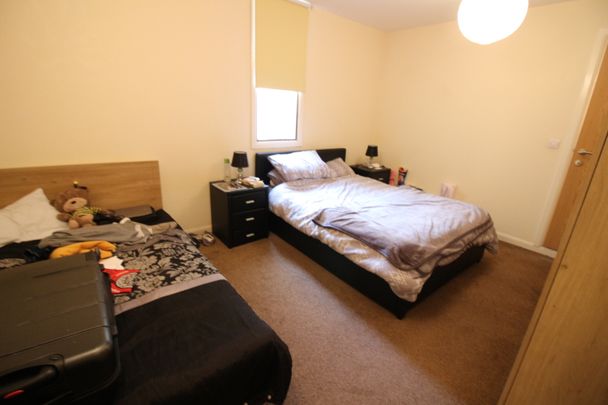 Adamsdown Church, Adamsdown Square - Photo 1