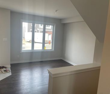 For Lease - 724 Eminence Street, Barrhaven, Ontario - Photo 4