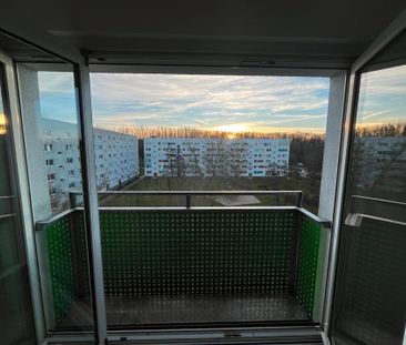 Familienzuhause: Großzügige 6-Zimmer-Wohnung mit Einbauküche, Flüge... - Foto 1