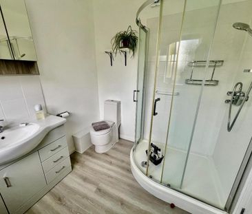 3 bedroom detached bungalow to rent - Photo 5