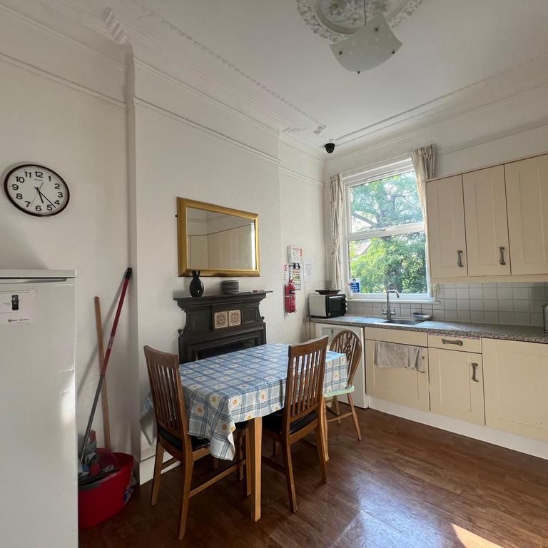 1 bedroom in a house share to rent - Photo 1
