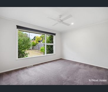 Peaceful Family Living in a Prime Croydon Cul-de-Sac - Photo 3