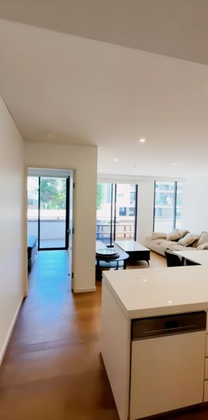 4 bed 2 bath - Photo 1