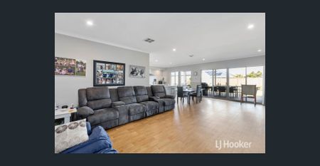 Spacious Family Living in Prime Eaton Location! - Photo 2