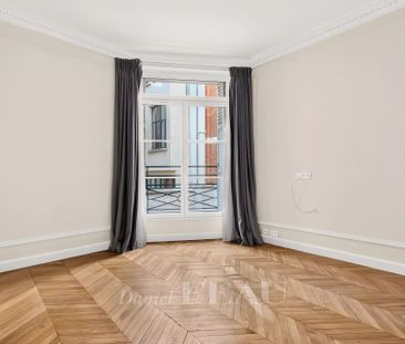 Tout savoir sur cet appartement dans le quartier Saint Germain des ... - Photo 1