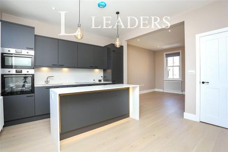 2 bedroom flat to rent - Photo 4