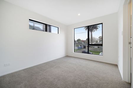Brand-New 2-Bedroom Townhouse in Onehunga - Photo 2