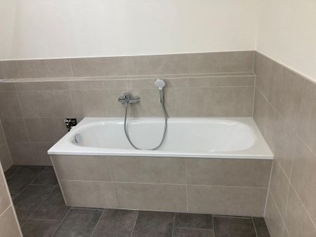 Elegante und exzellente Neubau-Wohnung - Photo 3