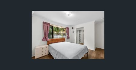 Spacious 4-Bedroom Home with Pool – Prime Mooloolaba Location - Photo 2