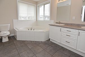 Detached Home For Lease | X8106526 - Photo 4