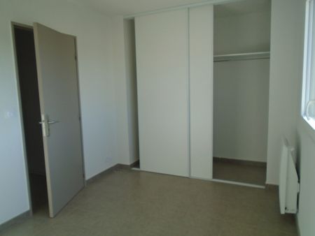Location Maison 3 pièces 65m² CARPENTRAS 84200 - Photo 3