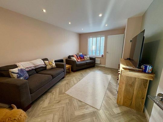 4 bedroom detached house to rent - Photo 1