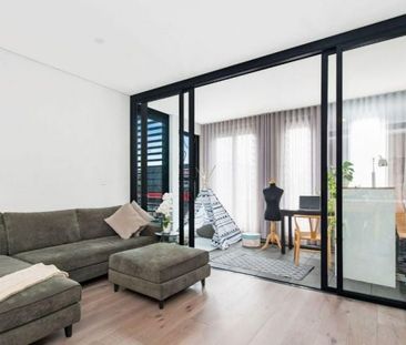 STYLISH APARTMENT IN AN EXCELLENT LOCATION - Photo 1