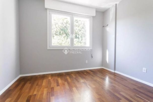 Apartamento com 3 quartos e 117m² para alugar em Floresta, Porto Alegre. - Foto 1