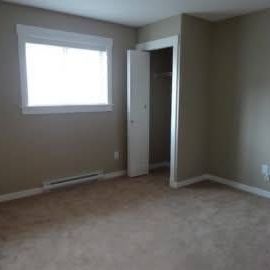 2 bedroom1 bath suite in Cinnabar Valley. Heat/Hydro included. - Photo 4