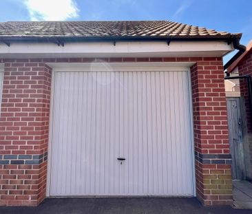 4 bedroom semi-detached house to rent - Photo 1