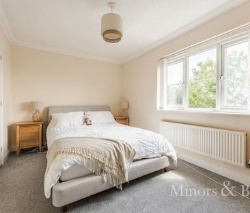 3 bedroom detached house to rent - Photo 4
