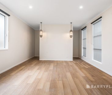 Classic charm meets comfortable living in a sought-after Belmont setting - Photo 3