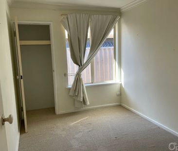 Character family home with pool - Photo 6