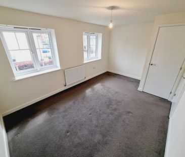 3 bedroom semi-detached house to rent - Photo 3