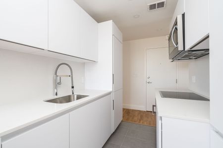 365 Eglinton Avenue East - Photo 4