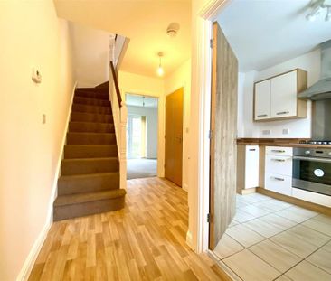 2 bedroom end of terrace house to rent - Photo 2