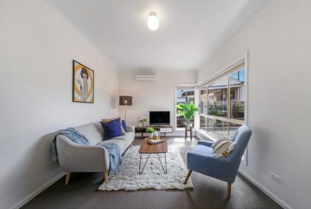 Living In The Heart Of Preston! - Photo 2