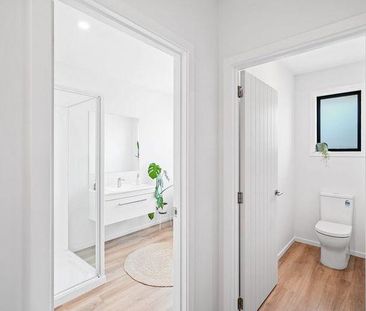 Stylish 4-Bedroom Home with Breathtaking Wetland Views - Photo 1