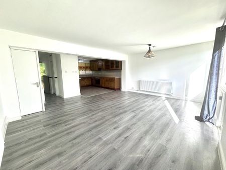 3 bedroom terraced house to rent - Photo 3