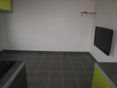 Location Appartement 2 pièces 29m² VALENCIENNES 59300 - Photo 3