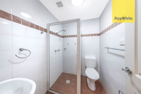 Spacious and Convenient - Photo 3