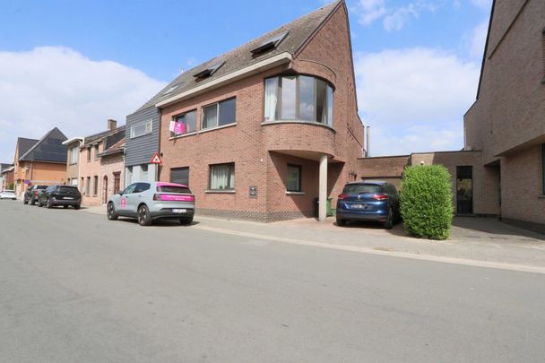 Gezellig duplex-appartement met ruim terras in Melsele! - Foto 1