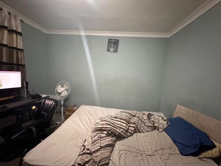 Room in a Shared House, Winchester Road, IG1 - Photo 2