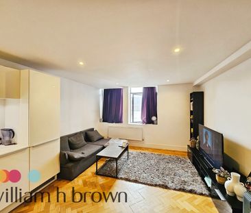 Parkway, Chelmsford - Photo 2