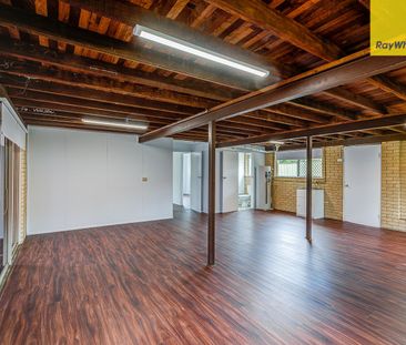 Spacious Family Home with Flexible Living in Prime Runcorn Location - Photo 5