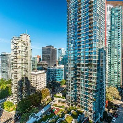 NW Corner Suite w/ Solarium at Prestigious Pointe Claire, Coal Harbour - Photo 1