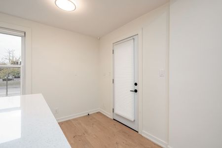 For Lease - 519 Elizabeth Street Unit# 2, Burlington, Ontario - Photo 2