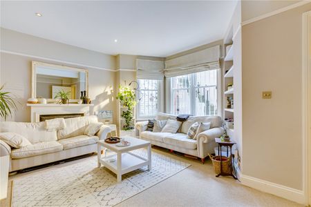Castletown Road, West Kensington, W14, London - Photo 3
